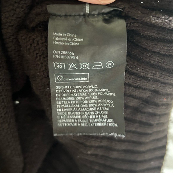 DIVIDED black half zip cropped sweater vest. Size XL. - Picture 4 of 5